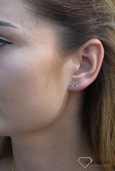 Złote kolczyki 333 listki KL 5711 333. Złote kolczyki w kształcie listków to biżuteria bardzo elegancka, ponadczasowa i dodająca wiele uroku. Ten model w całości wykonano z żółtego złota próby 333, a zatem (1).JPG